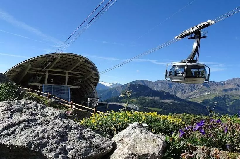 Отель Express Aosta East