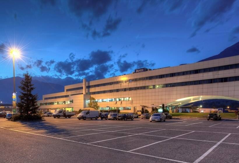 酒店 Express Aosta East