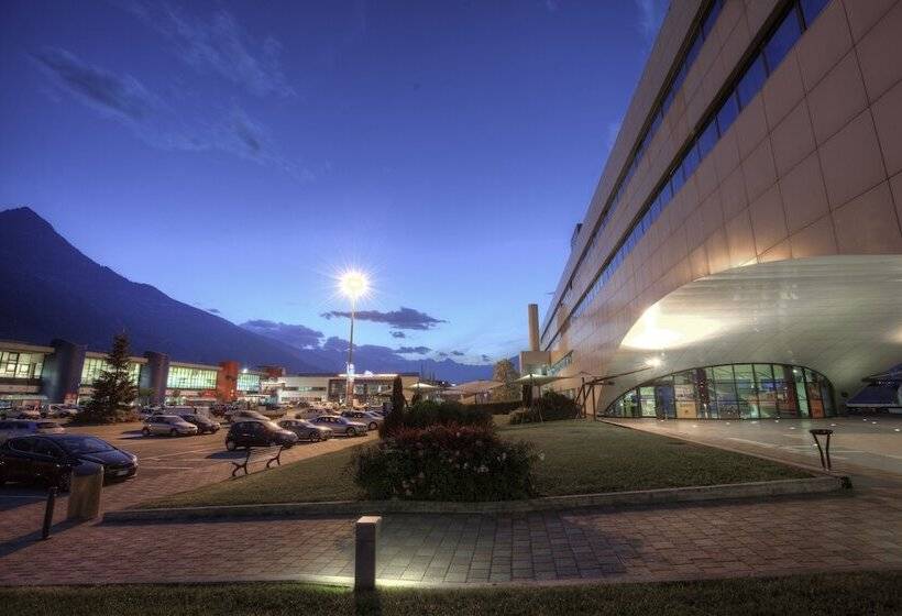 酒店 Express Aosta East