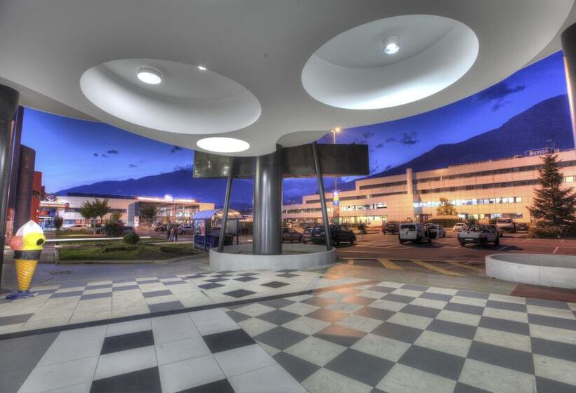 酒店 Express Aosta East