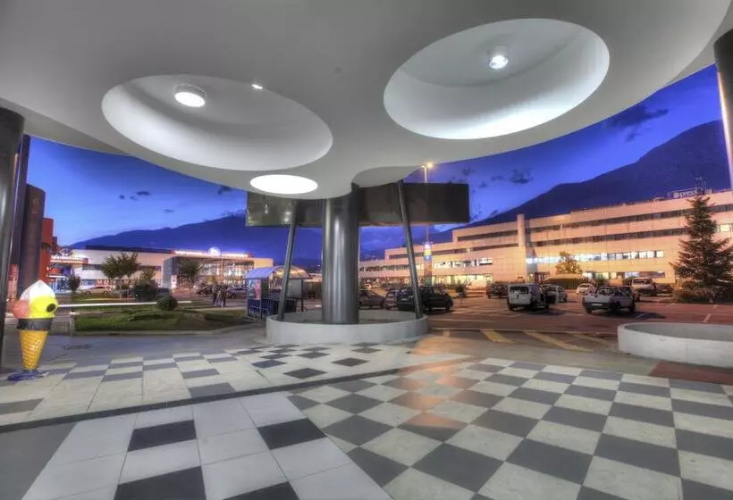 Отель Express Aosta East