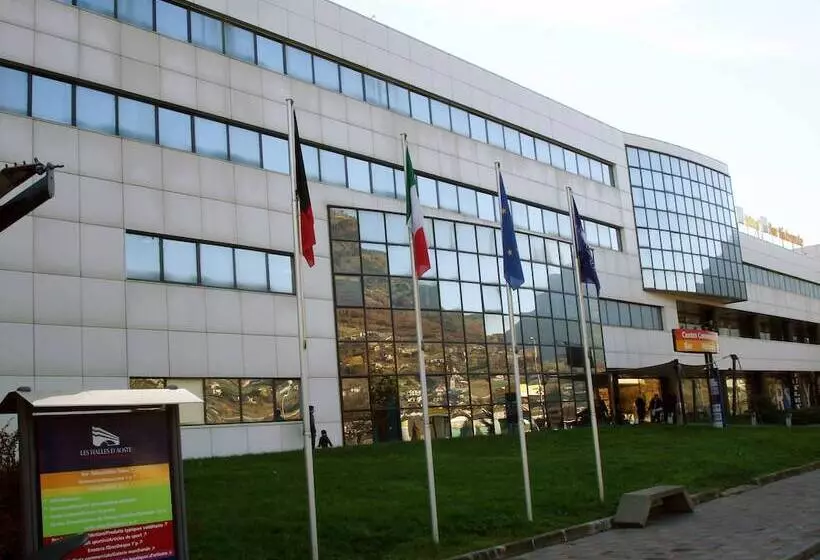 Отель Express Aosta East