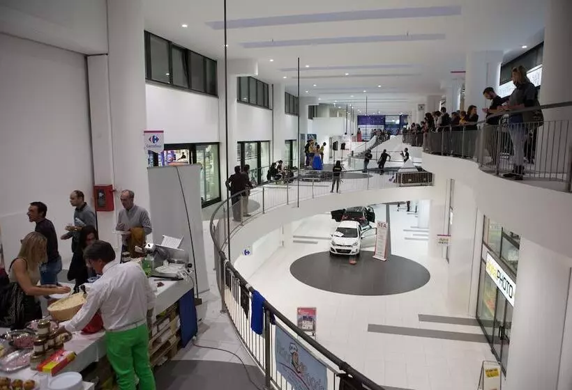 Отель Express Aosta East