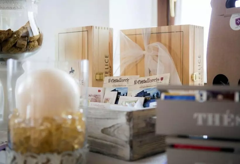 فندق Il Castelluccio Country Resort Restaurant & Spa