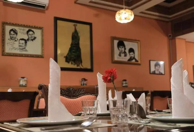 Hotel Le Grande Plaza