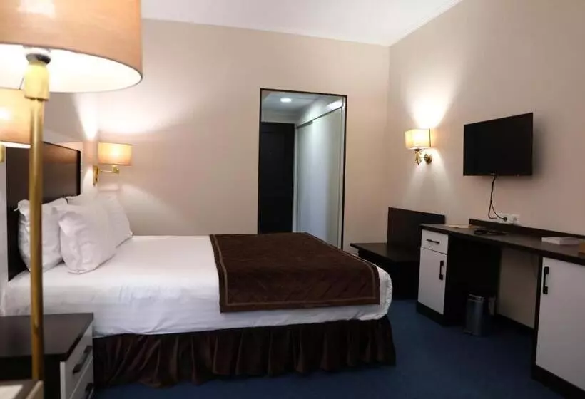 Hotel Le Grande Plaza