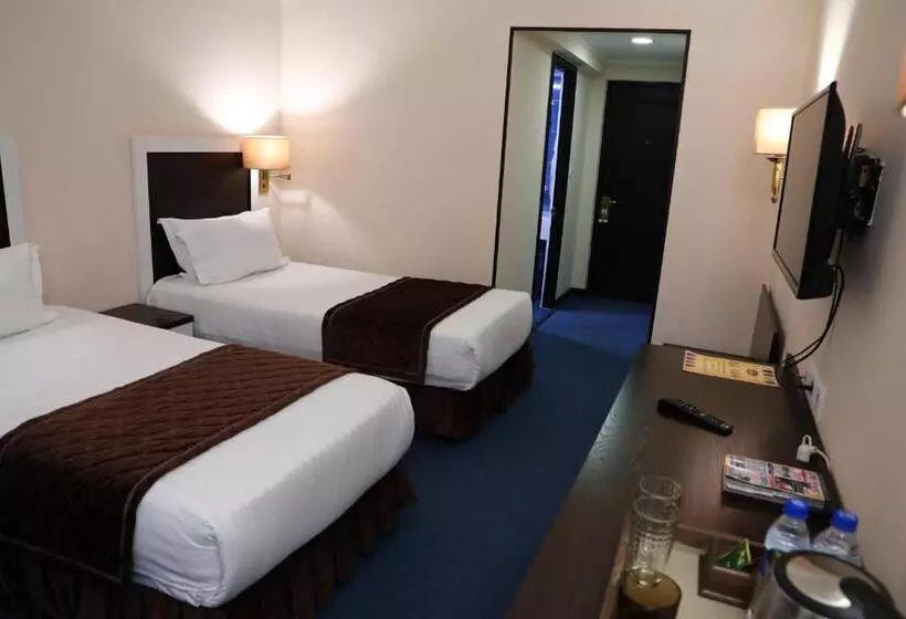 Hotel Le Grande Plaza