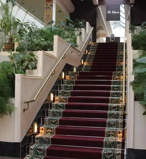 Hotel Le Grande Plaza