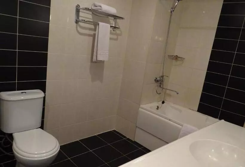 Hotel Le Grande Plaza