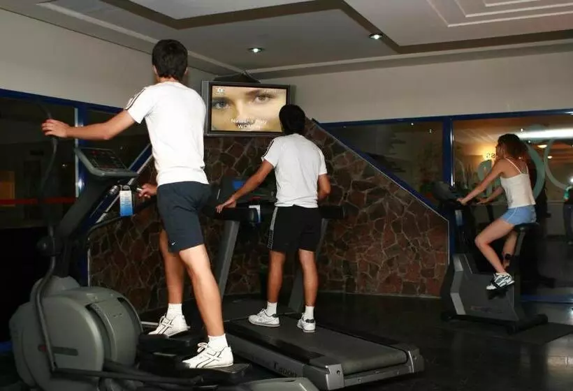 Hotel Le Grande Plaza