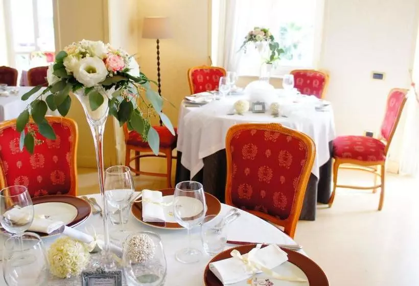 בית מלון כפרי Relais Villa Oteri