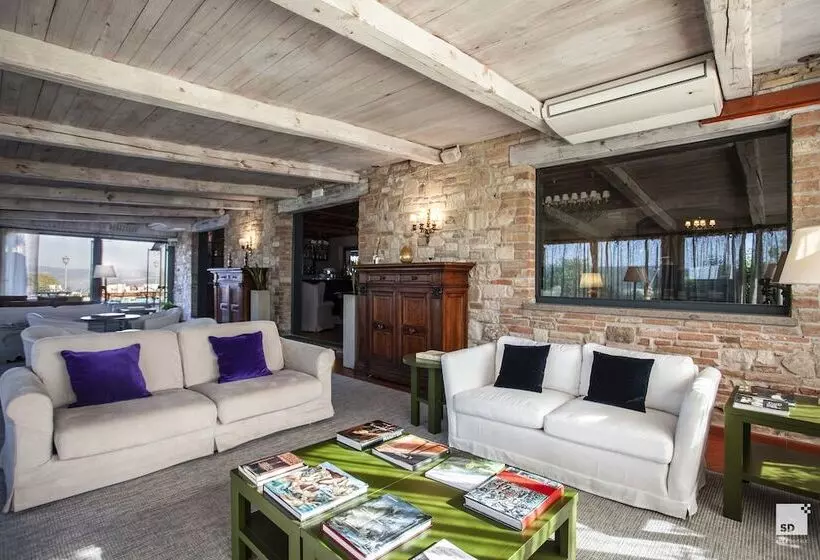 교외 호텔 Relais Todini