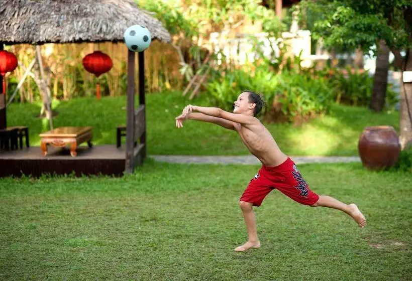 Vinh Hung Riverside Resort & Spa