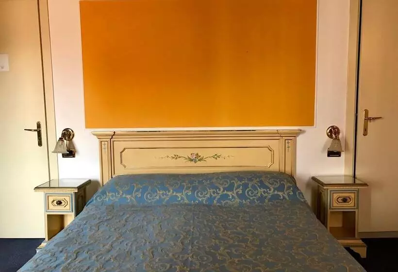 هتل Alla Corte Rossa