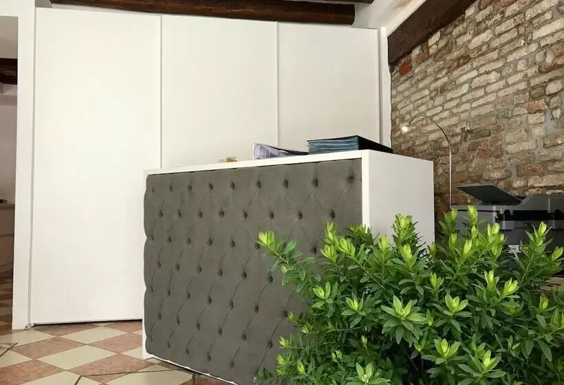 هتل Alla Corte Rossa