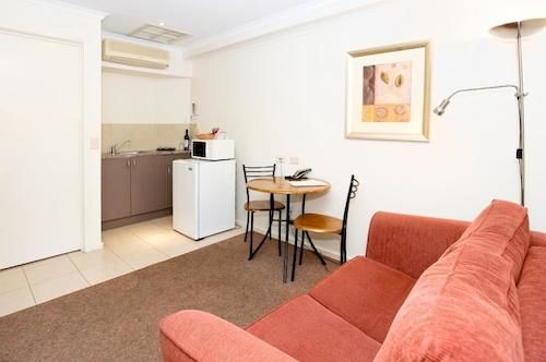 فندق Beaches Comfort Inn & Suites