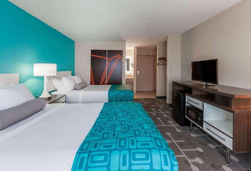 فندق Howard Johnson By Wyndham Romulus Detroit Metro Airport