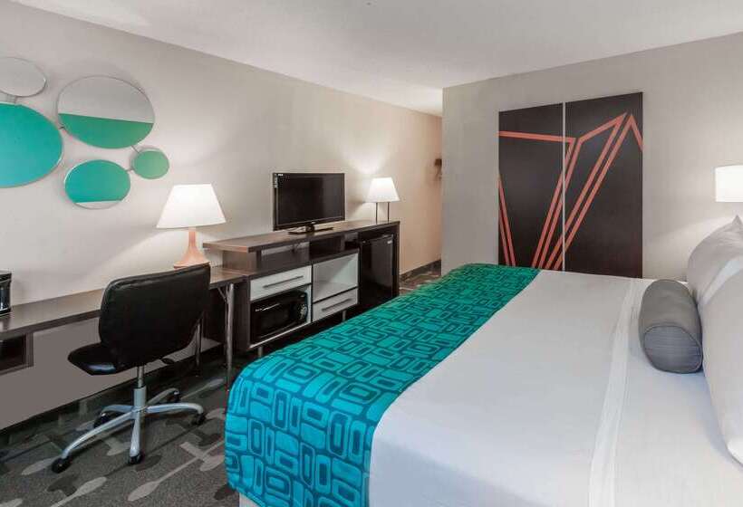 فندق Howard Johnson By Wyndham Romulus Detroit Metro Airport