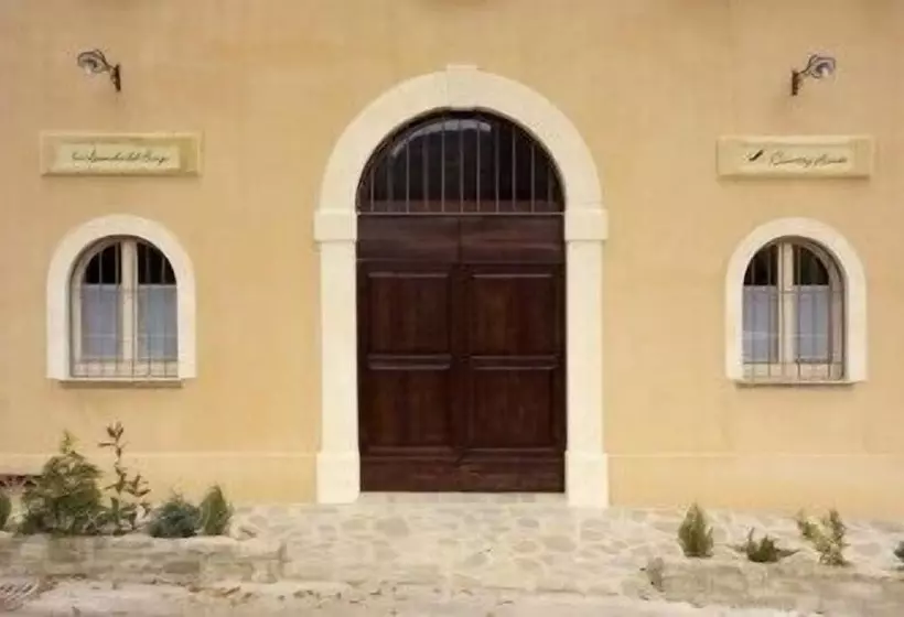 Hotelli La Locanda Del Borgo