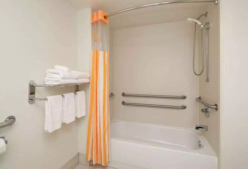 Отель La Quinta By Wyndham Atlanta Douglasville