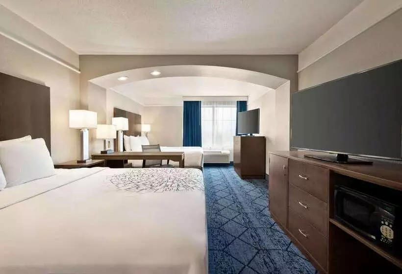 هتل La Quinta Inn And Suites By Wyndham At Watiki Waterpark