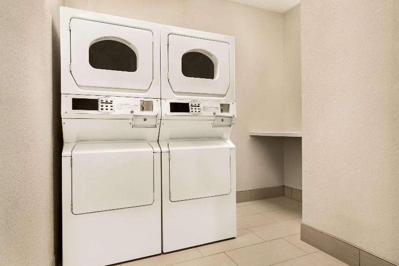 בית מלון כפרי La Quinta Inn And Suites By Wyndham At Watiki Waterpark