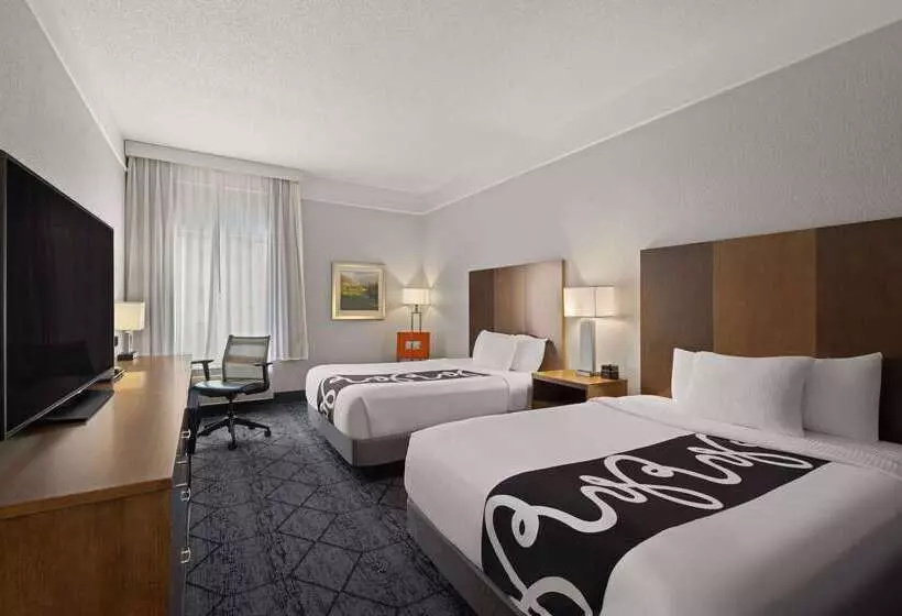 هتل La Quinta Inn And Suites By Wyndham At Watiki Waterpark