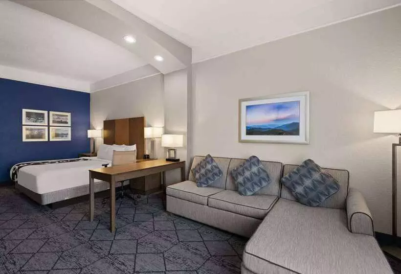 هتل La Quinta Inn And Suites By Wyndham At Watiki Waterpark