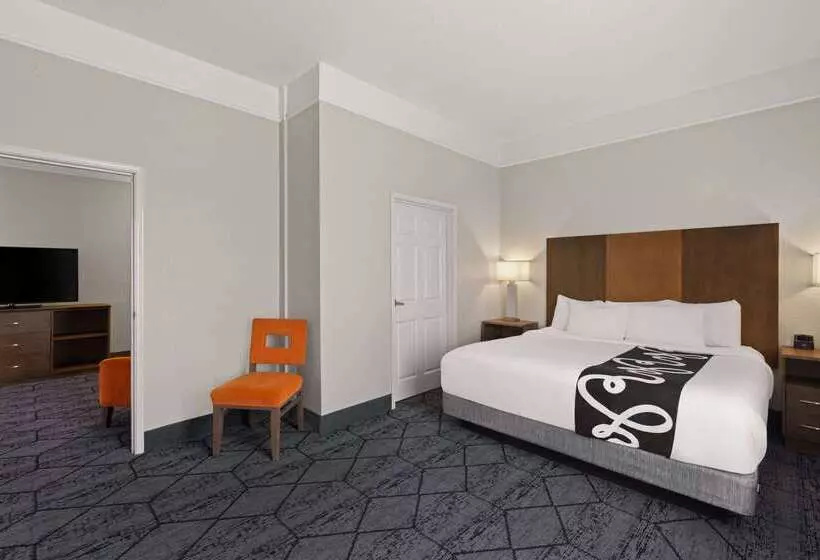 هتل La Quinta Inn And Suites By Wyndham At Watiki Waterpark