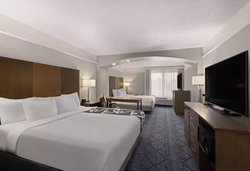 هتل La Quinta Inn And Suites By Wyndham At Watiki Waterpark