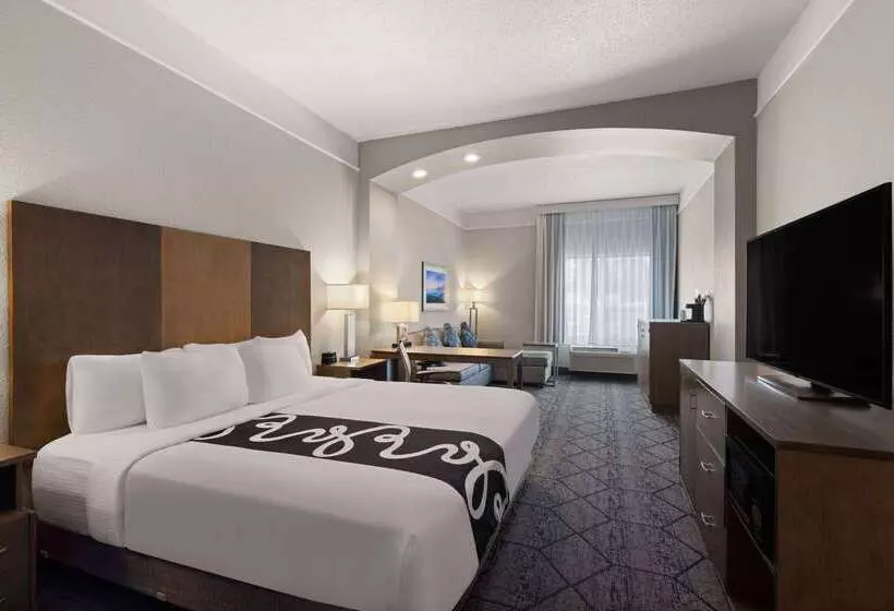 هتل La Quinta Inn And Suites By Wyndham At Watiki Waterpark