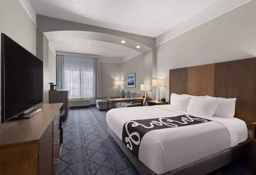 هتل La Quinta Inn And Suites By Wyndham At Watiki Waterpark