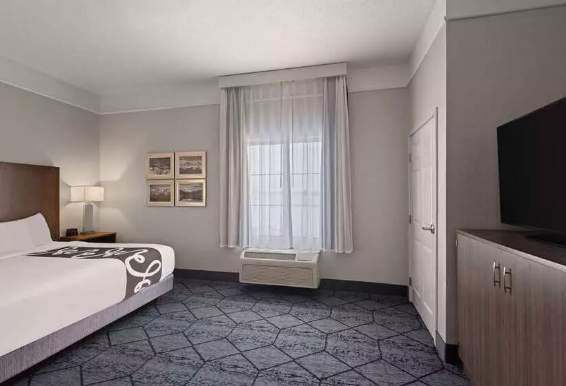 هتل La Quinta Inn And Suites By Wyndham At Watiki Waterpark