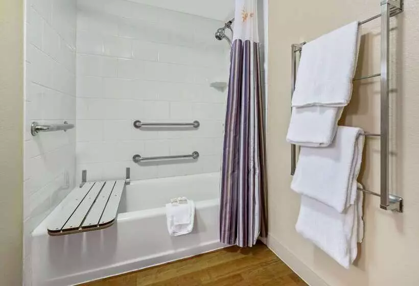 Отель La Quinta By Wyndham West Palm Beach Airport