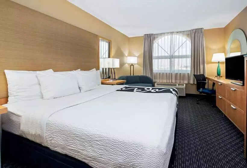 Отель La Quinta By Wyndham West Palm Beach Airport