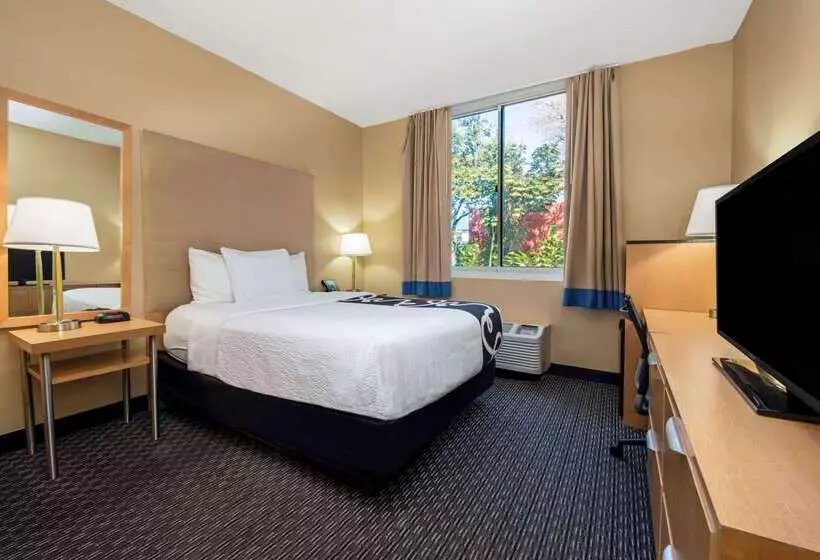 Отель La Quinta By Wyndham West Palm Beach Airport