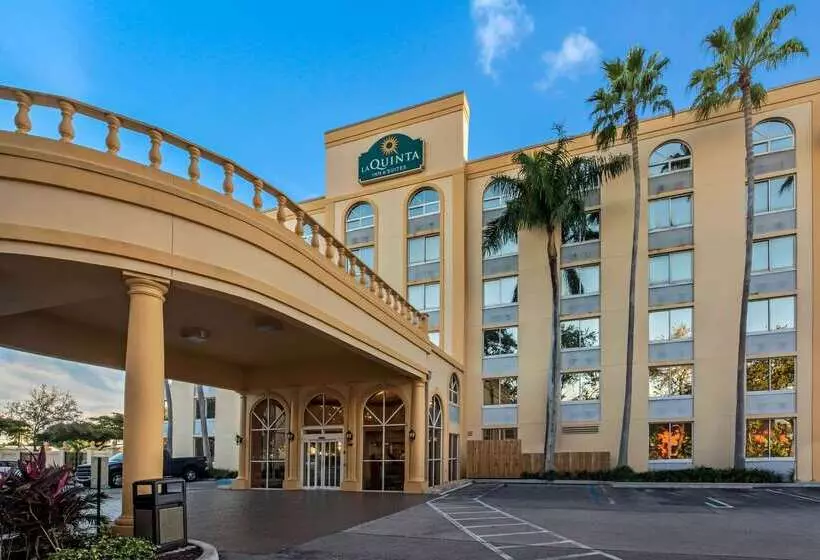 Отель La Quinta By Wyndham West Palm Beach Airport
