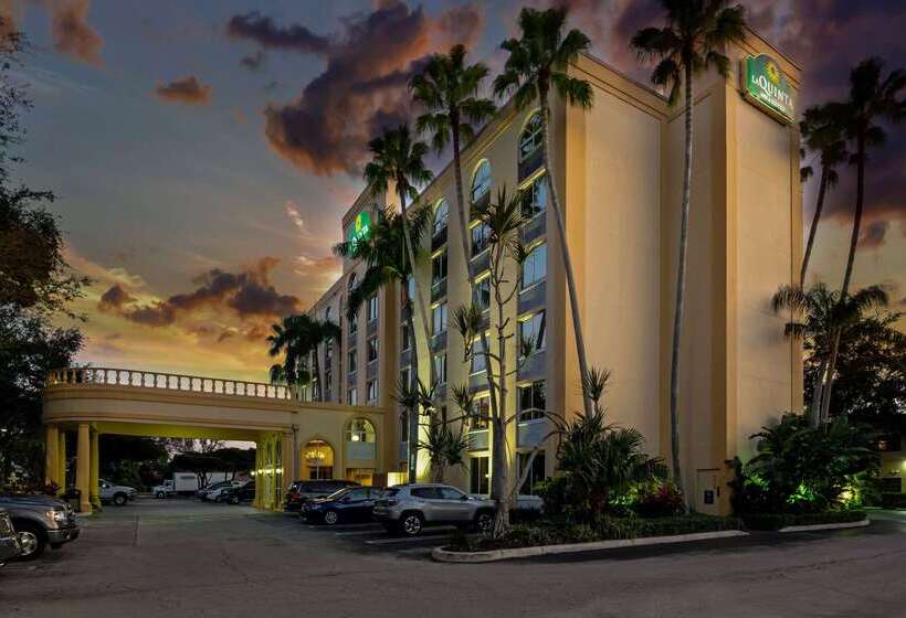 호텔 La Quinta By Wyndham West Palm Beach Airport