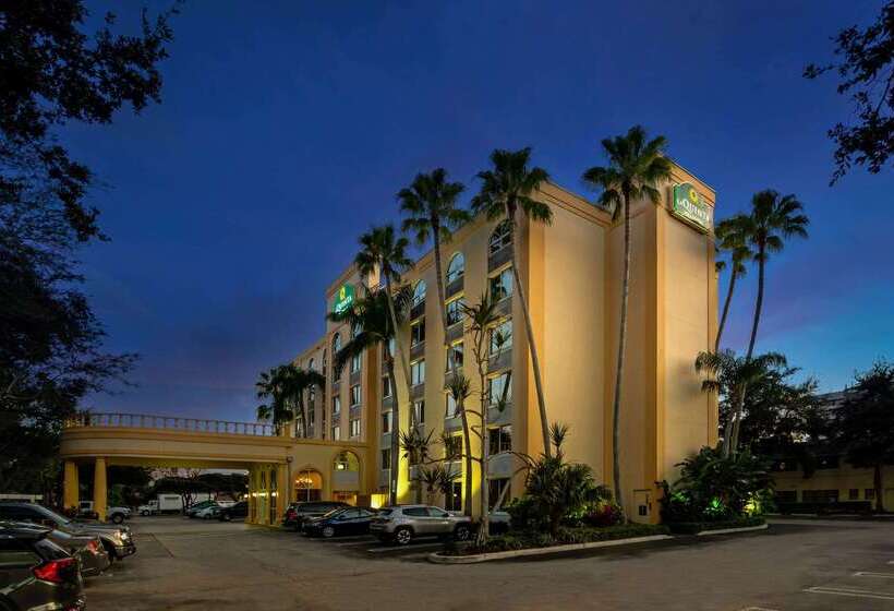 호텔 La Quinta By Wyndham West Palm Beach Airport