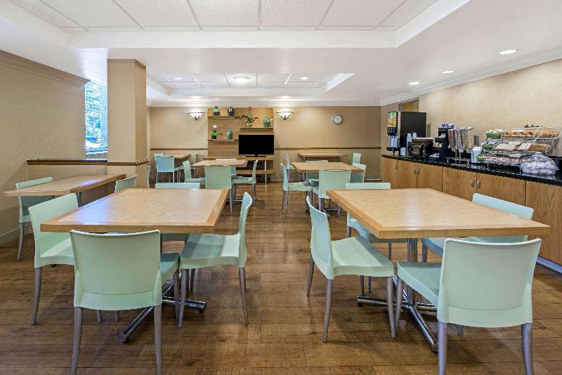 호텔 La Quinta By Wyndham West Palm Beach Airport