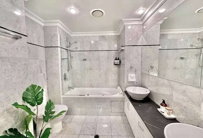 Отель Macarthur Chambers