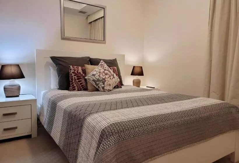 Отель Macarthur Chambers