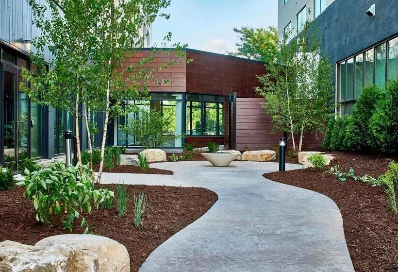 هتل Minneapolis Marriott West