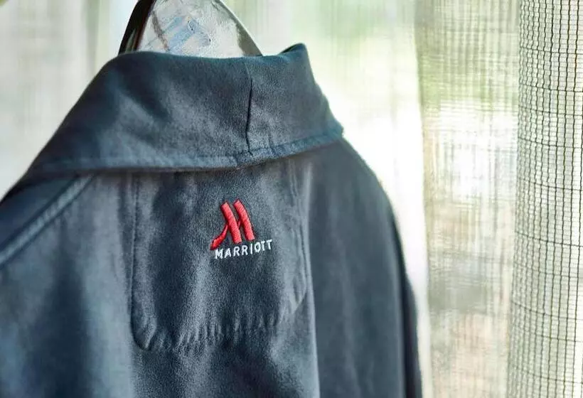 هتل Minneapolis Marriott West