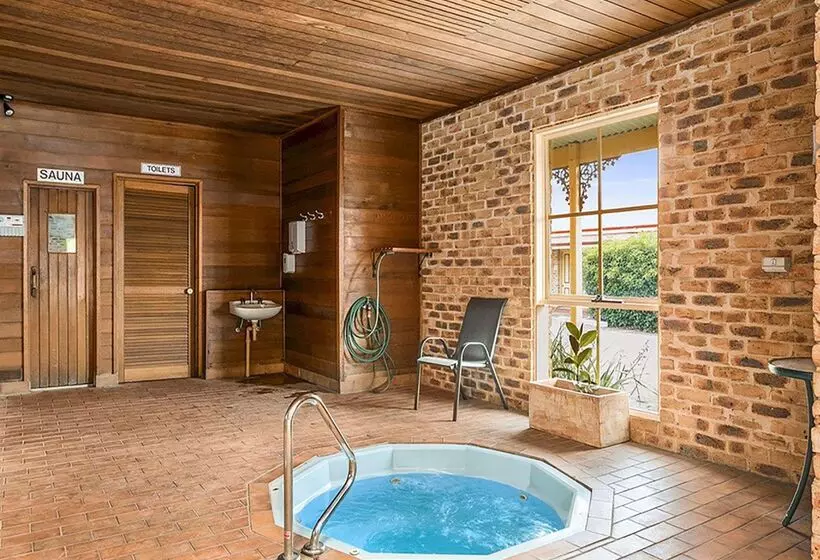 호텔 Quality Inn Colonial