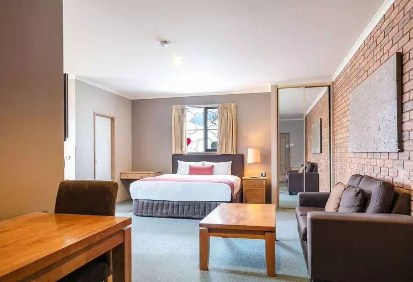 호텔 Quality Inn Colonial