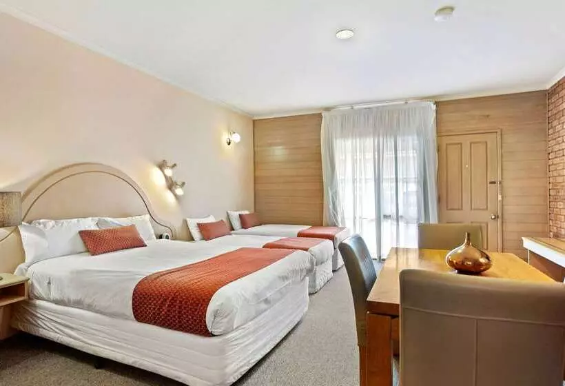 호텔 Quality Inn Colonial