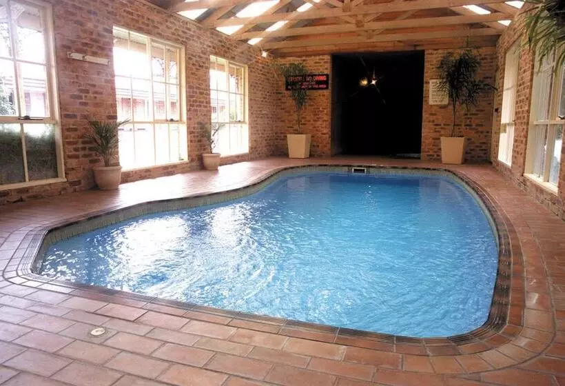 호텔 Quality Inn Colonial