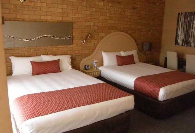 호텔 Quality Inn Colonial