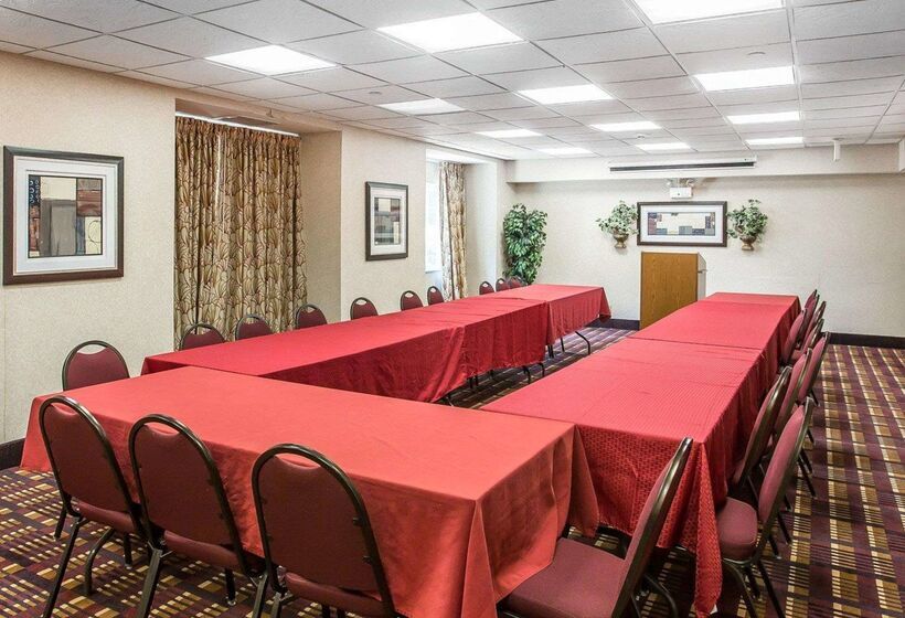 בית מלון כפרי Quality Inn & Suites